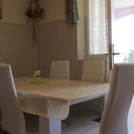 דירה Stela